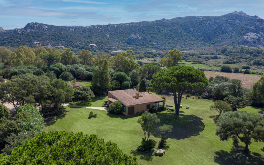 Villa “pieds dans l’eau” – vicino Baja Sardinia