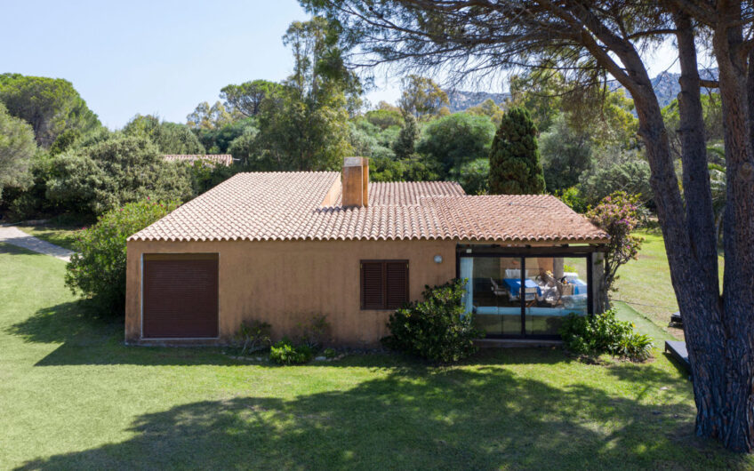 Villa “pieds dans l’eau” – vicino Baja Sardinia